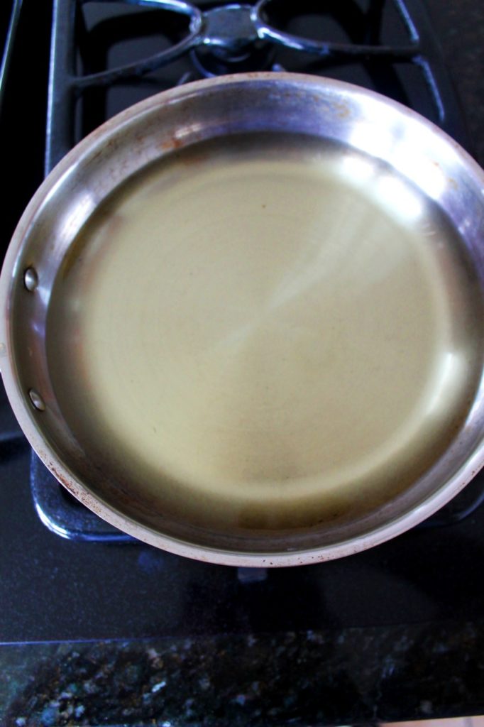 heating oil to fry pakwan