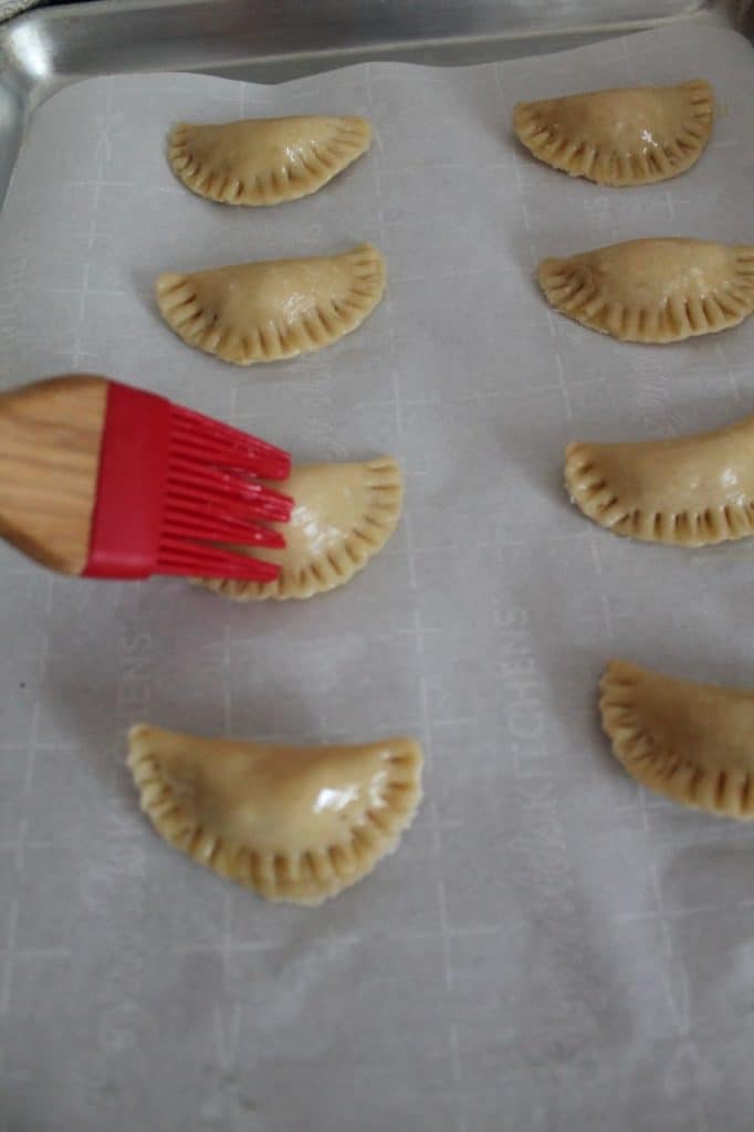 apply ghee on the gujiya