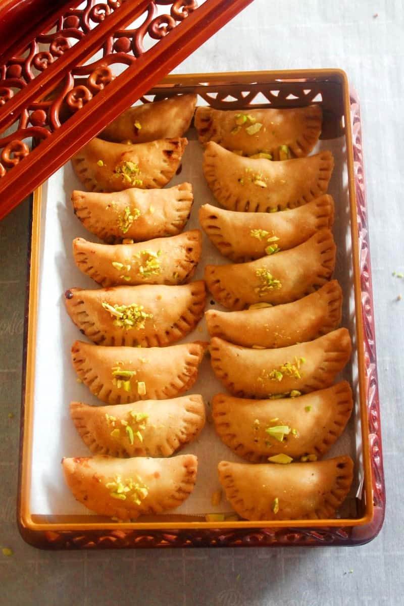 Send Gujiya with Free Gulal To India Online - Indiagift.in