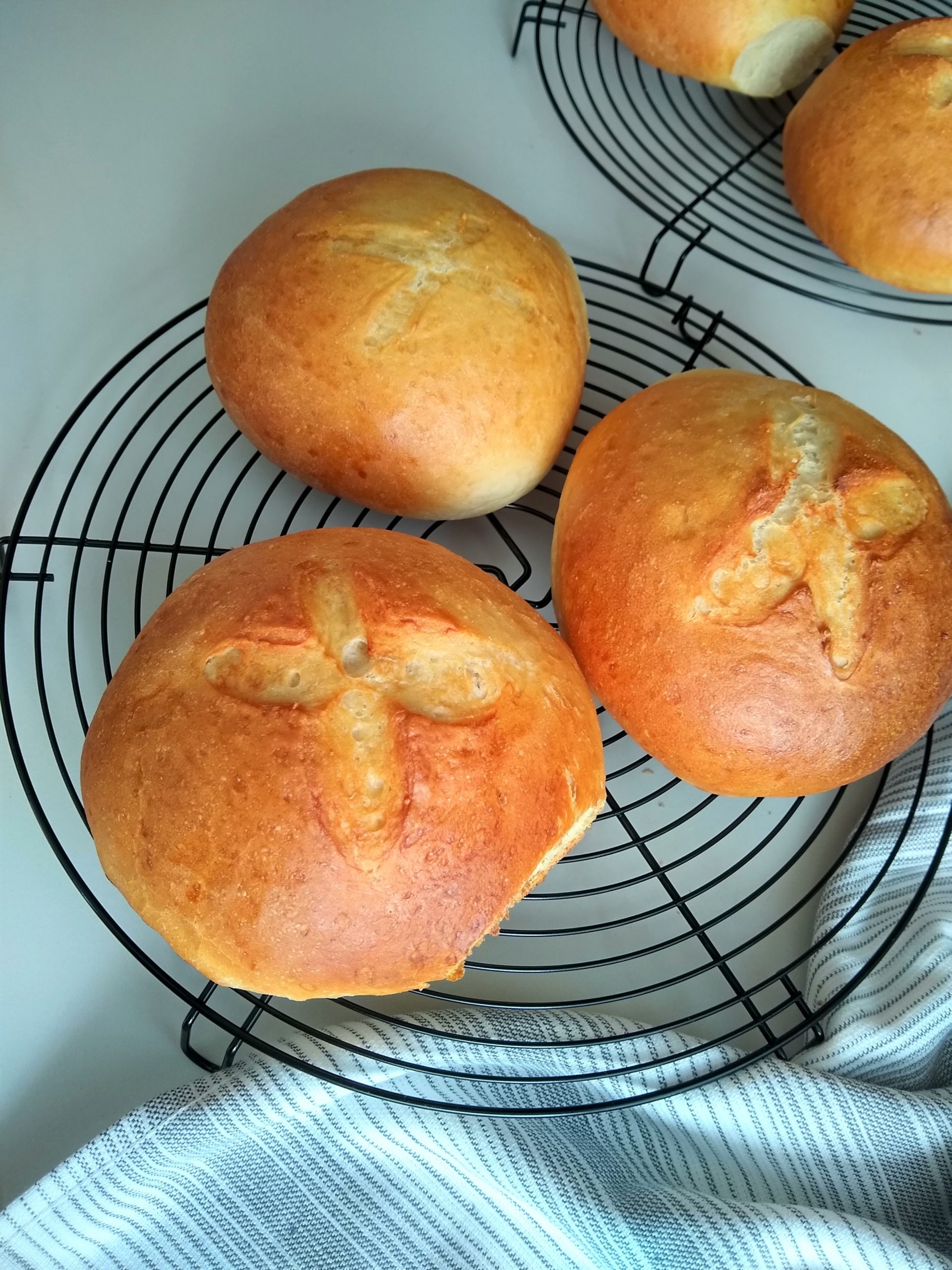 Easy Homemade Bread Bowls for Two • Zona Cooks