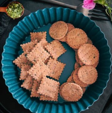 Baked Methi Mathri