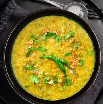 Lehsuni Moong Dal