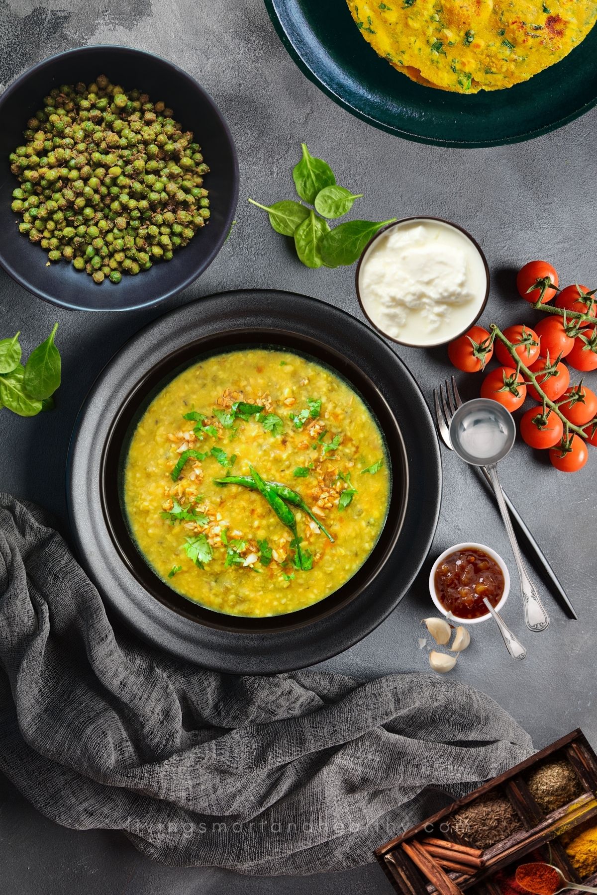Lehsuni Moong Dal