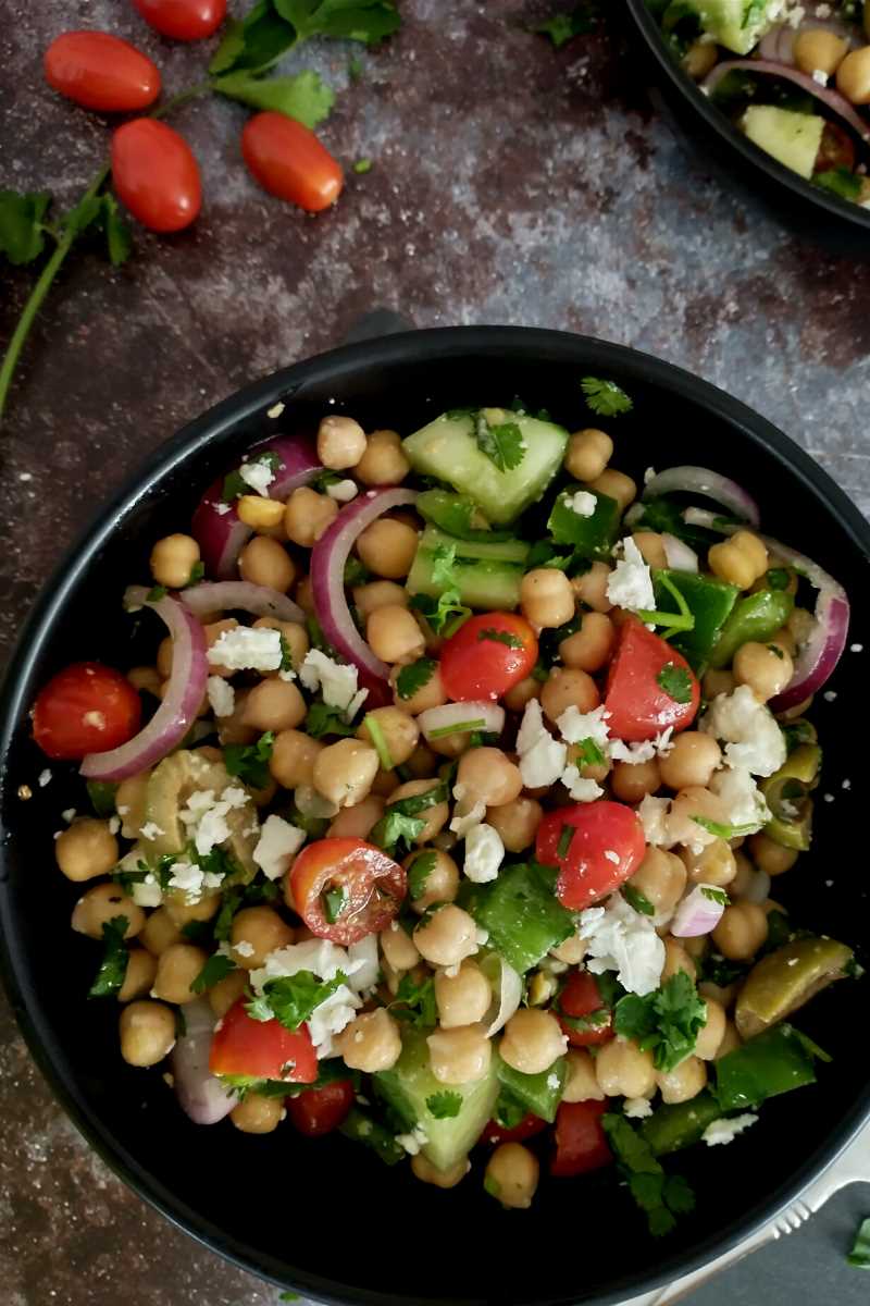 mediterranean salads with chickpea