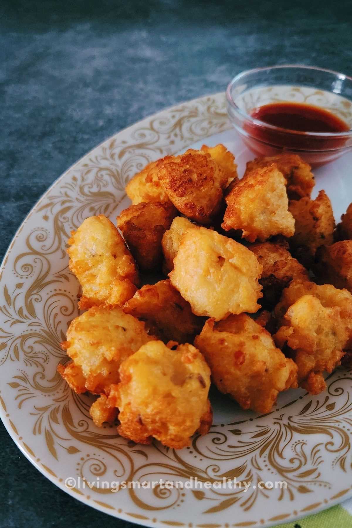 chawal ke pakode on plate
