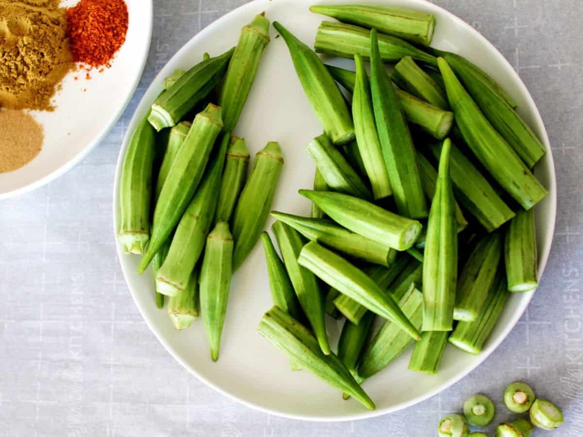 prepped bhindi for bharwa bhindi recipe