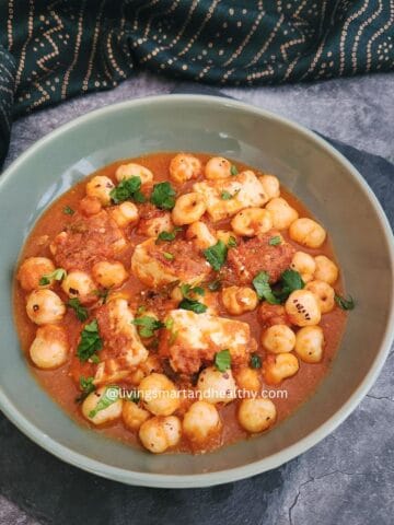 vrat friendly paneer makhana sabzi with kuttu ki roti