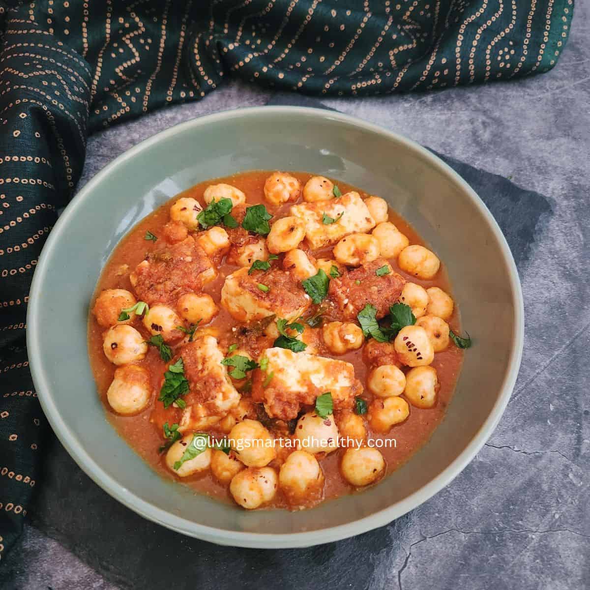 vrat friendly paneer makhana sabzi with kuttu ki roti