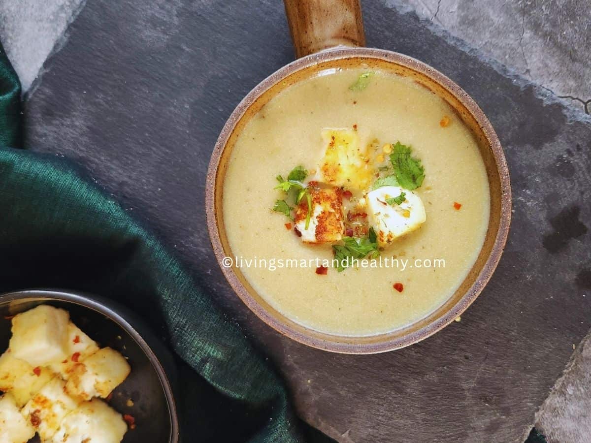 hi-protein, low-carb paneer lauki soup served with paneer croutons