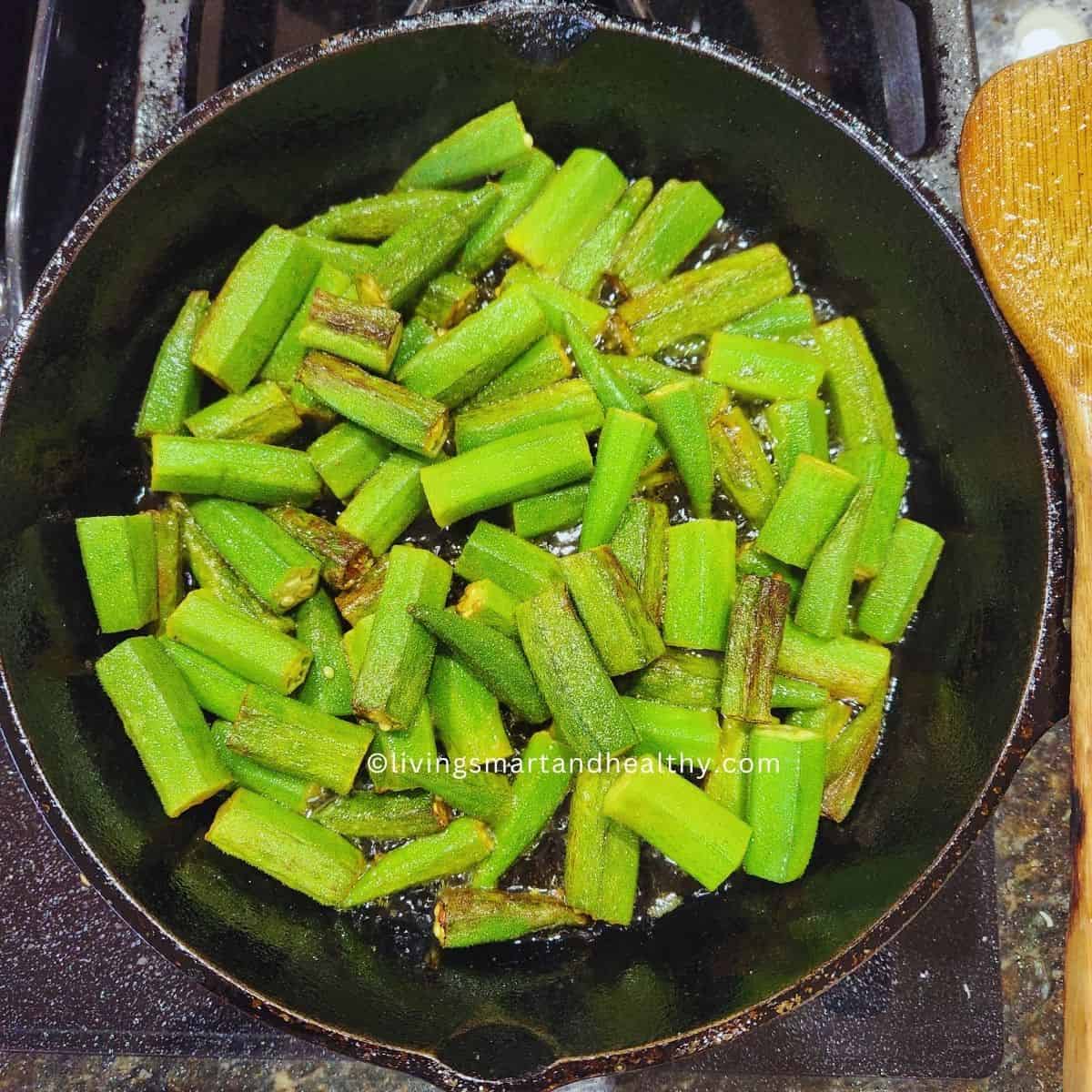 shallow fry bhindi in mustard oil for bhindi do pyaza